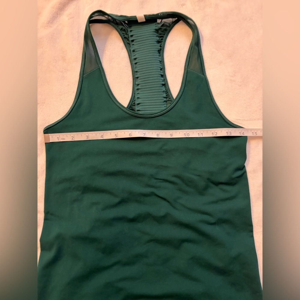 ATHLETA Bakasana Tank Dragonfly Green Size M Activewear | Workout | Fitness - Picture 6 of 10